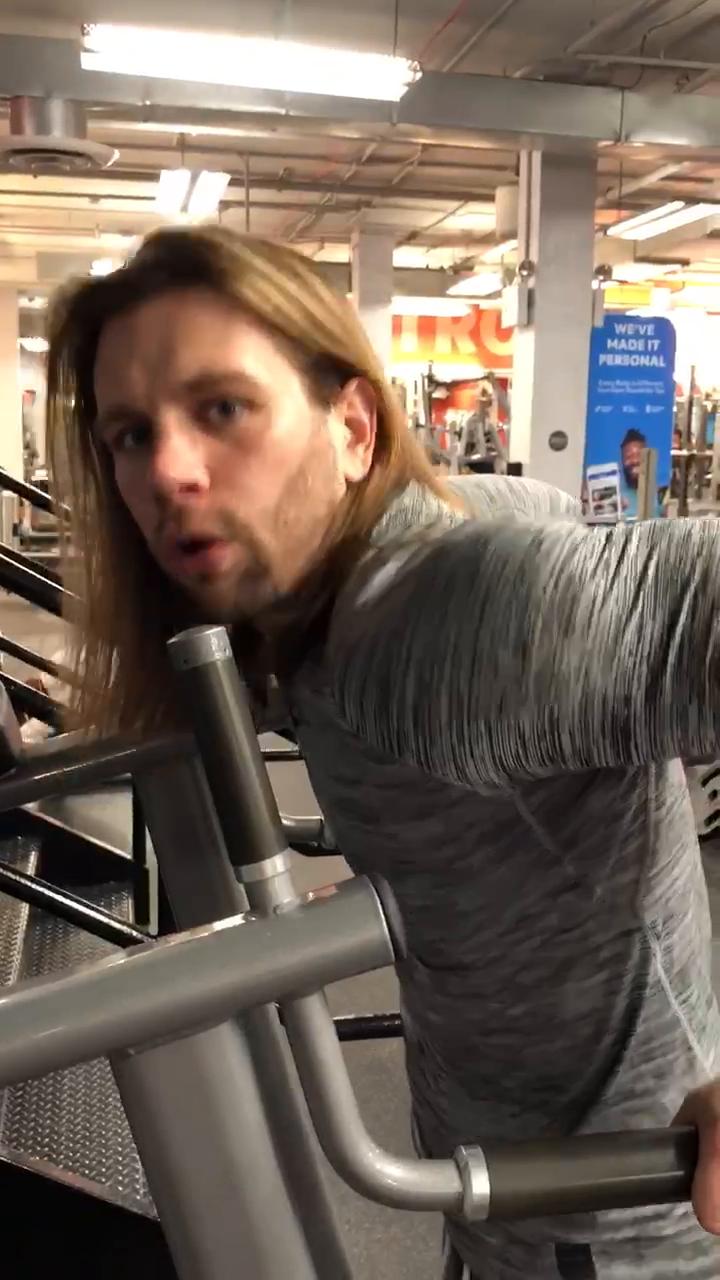 W1/D2 Day 2 Chest / Abs / HIIT