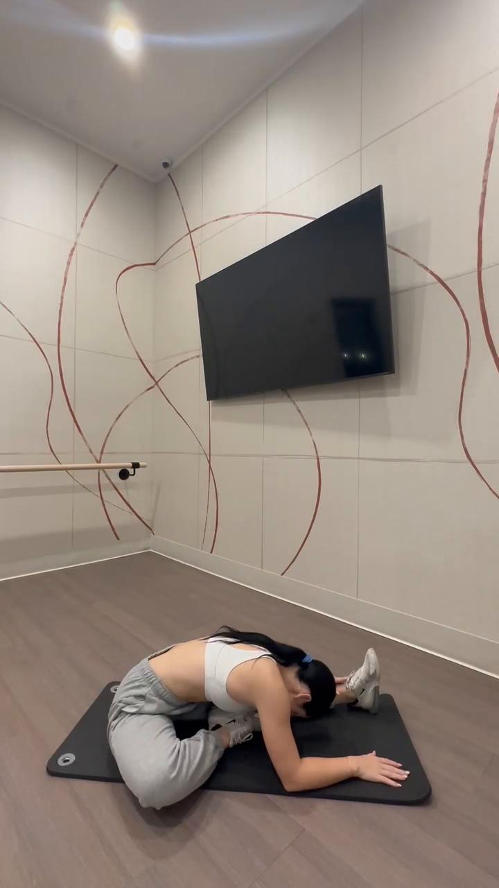 Madfit Tricep Takedown & Chest Command