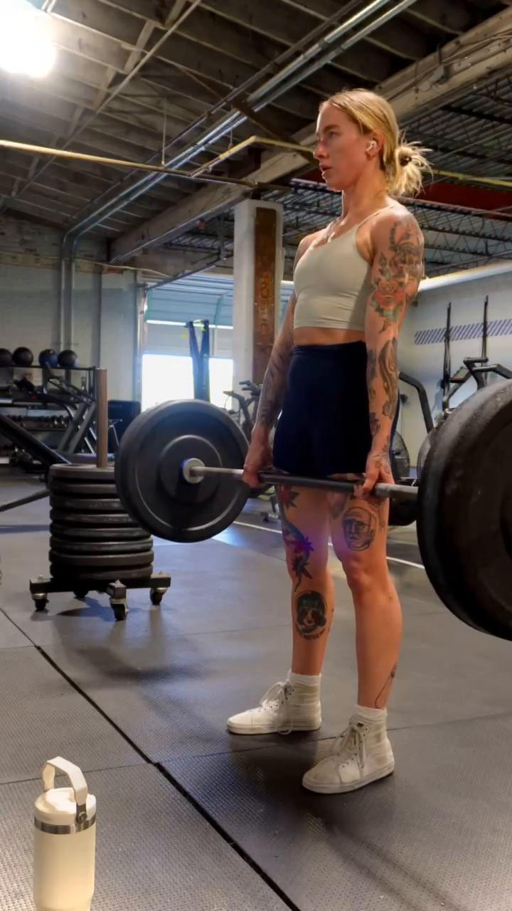 W1 D1 - DEADLIFT/HINGE