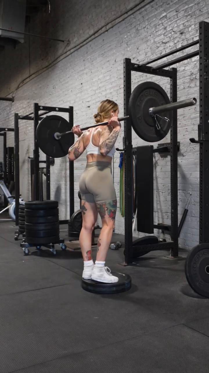 W1 D3 - SQUAT/KNEE DOMINANT